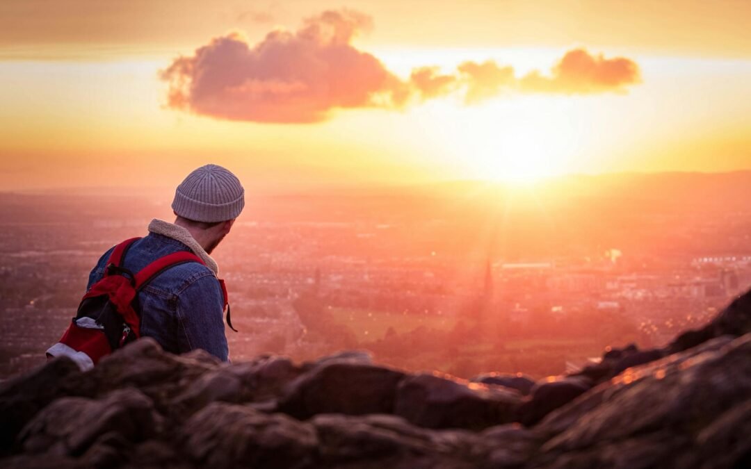 Levántate, resplandece; porque ha venido tu luz, y la gloria de Jehová ha nacido sobre ti. (Isaías 60:1)